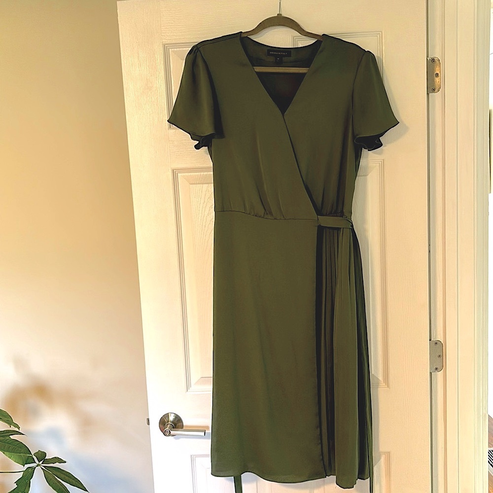 Beautiful, banana republic, silky, dress like!